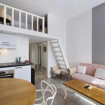 Trianon Apartment *